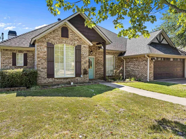 1617 Chippewa St, Longview, TX 75605