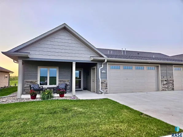 604 Ash Creek Dr, Beresford, SD 57004