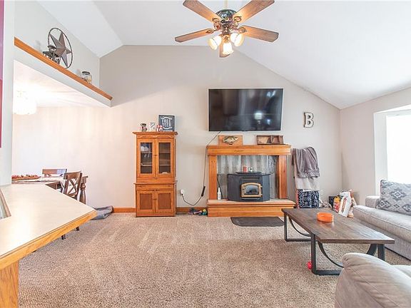 3rd image of 551 NW 1381st Rd