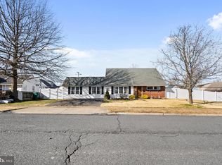 194 Cobalt Ridge Dr S #S, Levittown, PA 19057