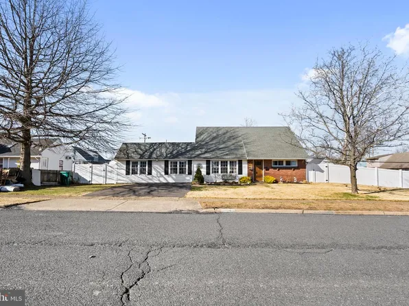 194 Cobalt Ridge Dr S #S, Levittown, PA 19057