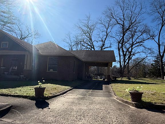 2nd image of 33 Court St