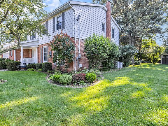 3rd image of 3365 Eastlane St