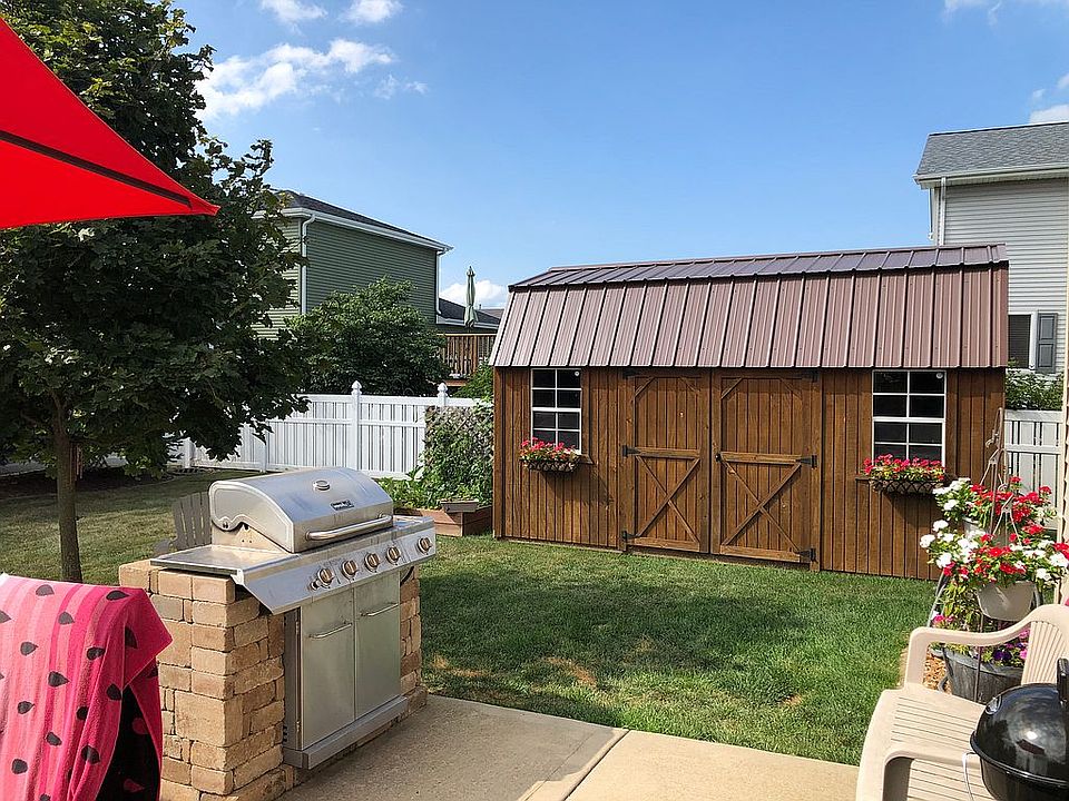 2nd image of 1556 N Saddle Run Ln