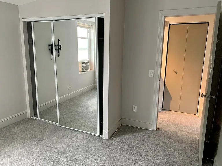 1928 Wallace St #3 — Photo 3