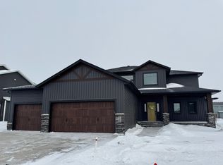 4800 4th St S, Moorhead, MN 56560