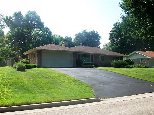 1st image of 1553 N 117th St