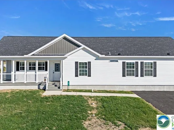 1412 Heytesbury Rd, Lehigh Township, PA 18088