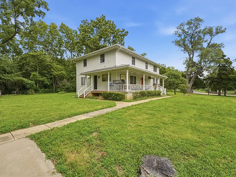 10200 Grandview Rd — Photo 40