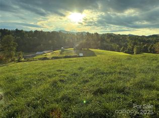 1305 Halltown Rd, Spruce Pine, NC 28777