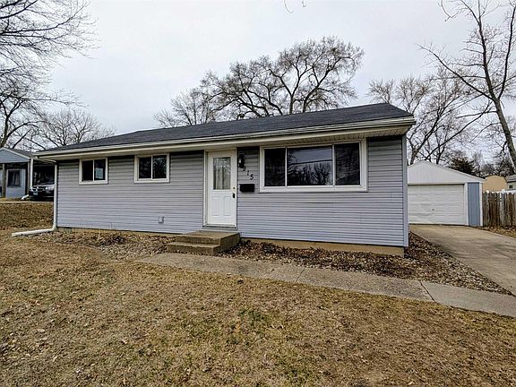 2nd image of 915 Lincoln Rd