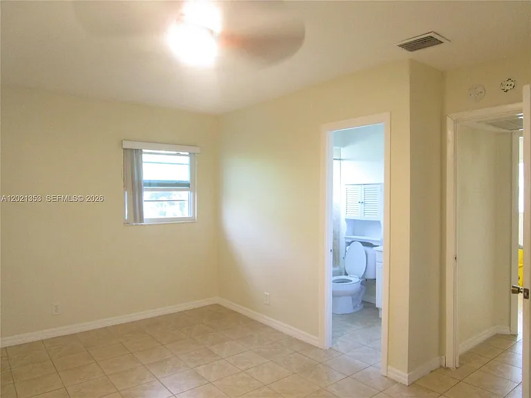 5111 W Oakland Park Blvd #301 — Photo 22