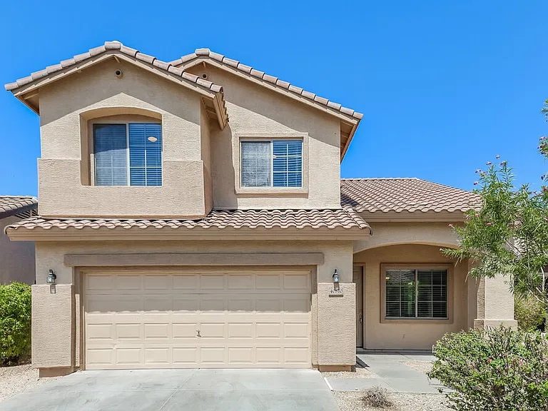40810 N Hudson Ct — Photo 1
