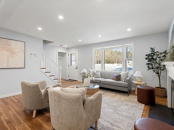 5th image of 378 Linebrook Rd