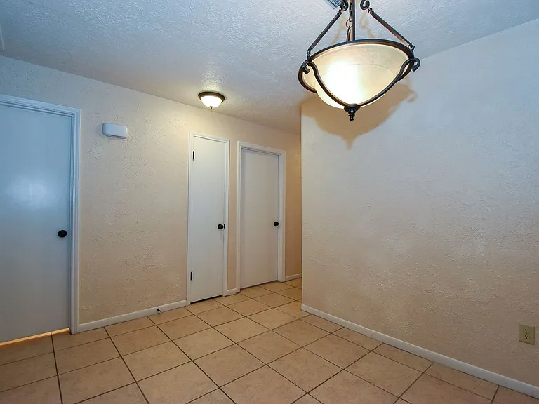 1507 Barcelona Way — Photo 10