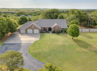 10302 N 2432nd Cir, Weatherford, OK 73096