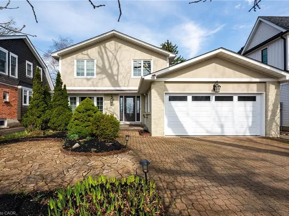 327 Macdonald Rd, Oakville, ON L6J 2A8