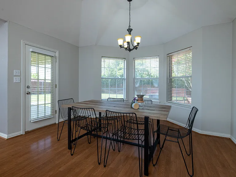 2524 Coffey Dr — Photo 24