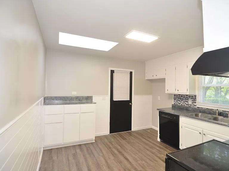 2816 Broadview Dr NW — Photo 6