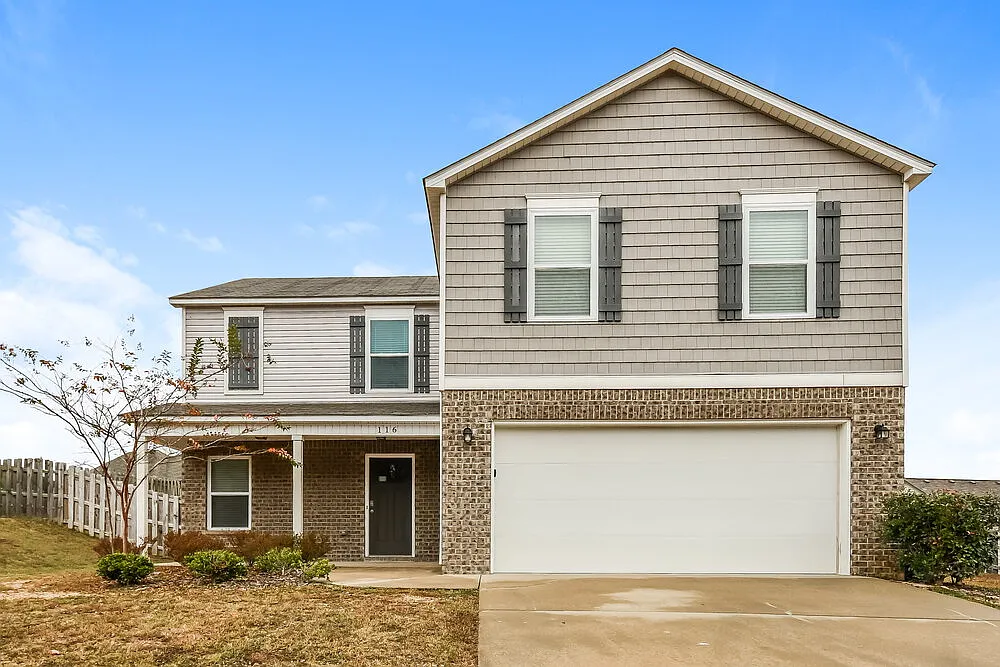 4 bed, 2.5 bath, 2180 sqft, $2,780 — Photo 1