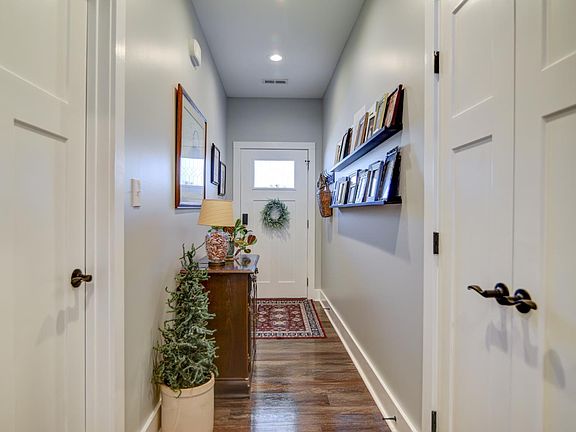 3rd image of 89 Lockridge Ln