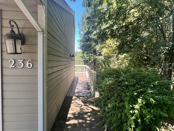 2nd image of 236 Live Oak Cir