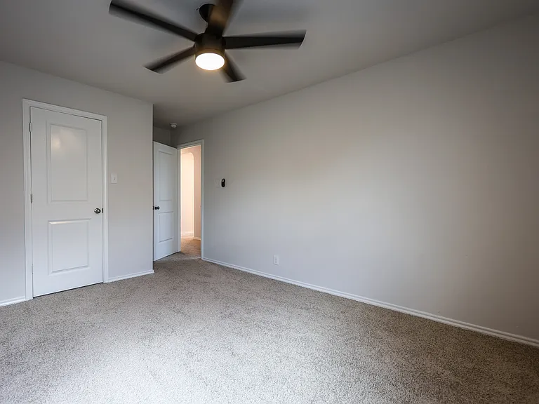 6407 Kendall Cv — Photo 16