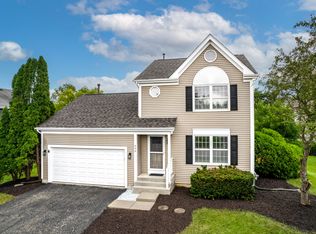 990 Whitehall Way, Crystal Lake, IL 60014