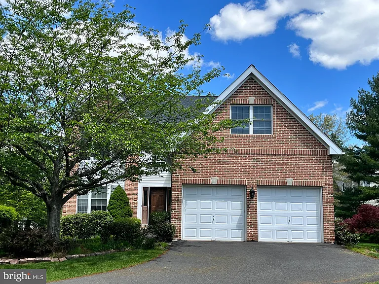 210 Kimberton Dr — Photo 1