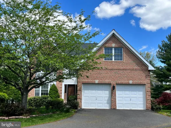 210 Kimberton Dr, Blue Bell, PA 19422