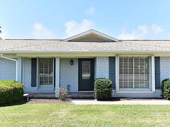 3rd image of 965 Aquamarine Dr