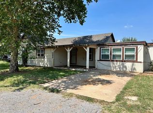 322 S 3rd St, Canute, OK 73626