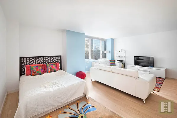 Rented by Halstead Real Estate | media 25