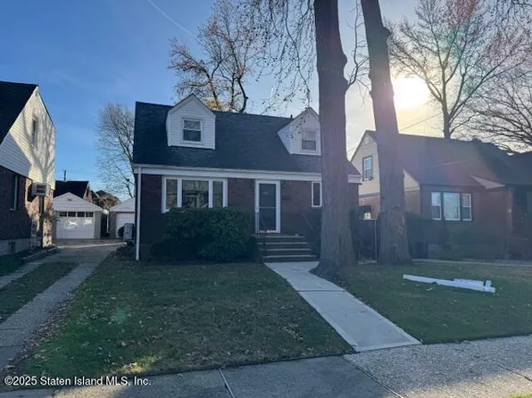 126 Goodwin Avenue image 1 of 3