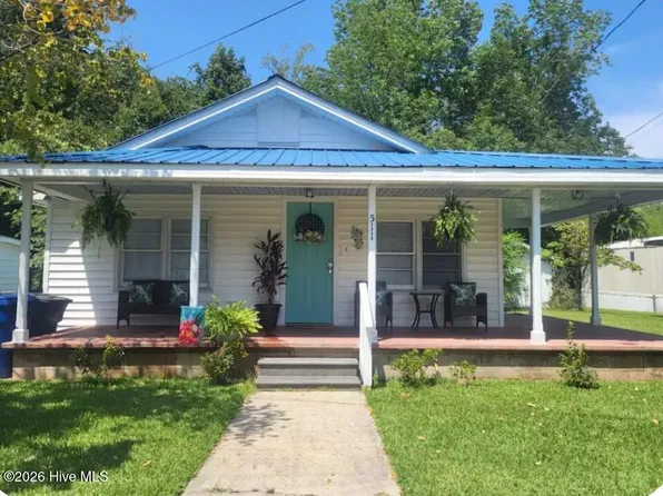 511 S Shore Dr, Jacksonville, NC 28540