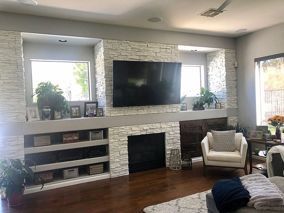 1st image of 11135 N 140th Way