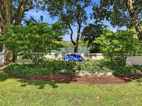 717 Gardens Drive #206, Pompano Beach, FL 33069