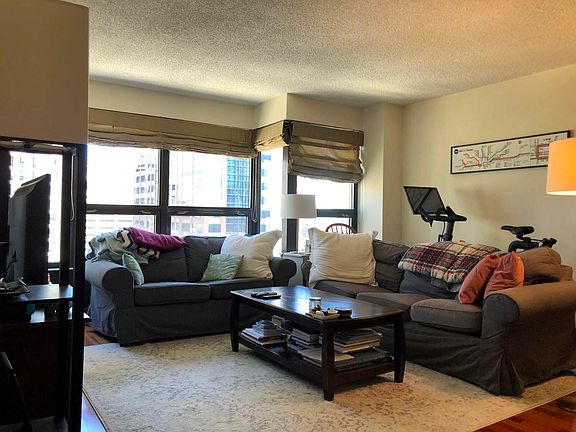 2nd image of 30 E Huron St APT 3001