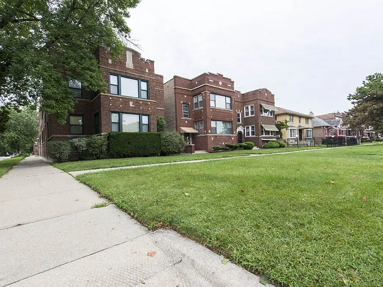 7201 S Calumet — Photo 12