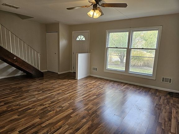 3rd image of 1906 Jamestown Cir #1906