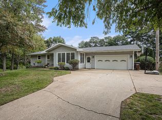 19080 Glendale Cir, Spring Lake, MI 49456