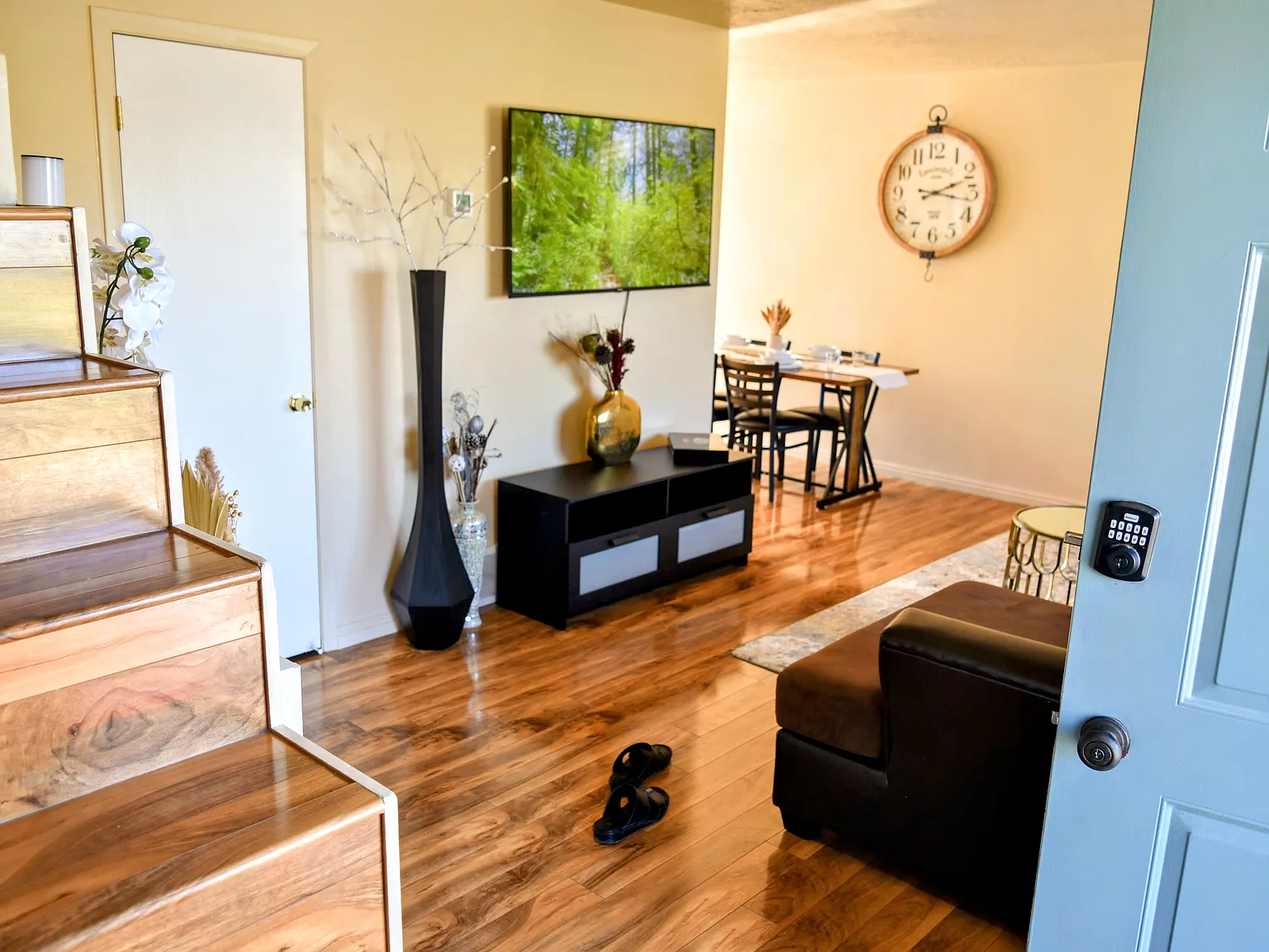 3 bed, 2.5 bath, 1826 sqft, $2,745 — Photo 3