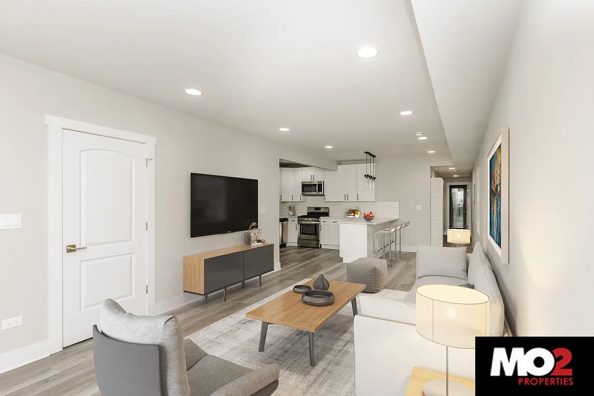Building Photo - 1545 W Augusta Blvd #1A