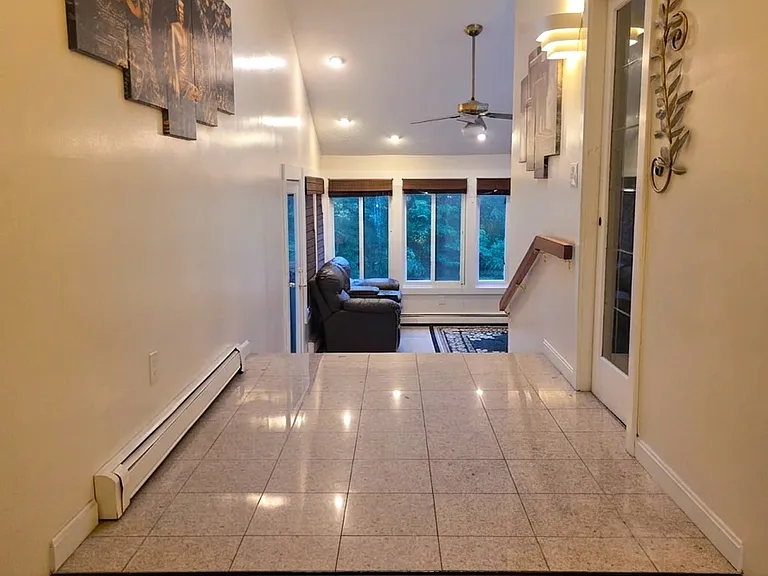 3 New Searles Rd — Photo 1