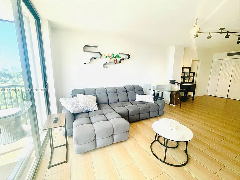 3301 N Country Club Dr #712 — Photo 7
