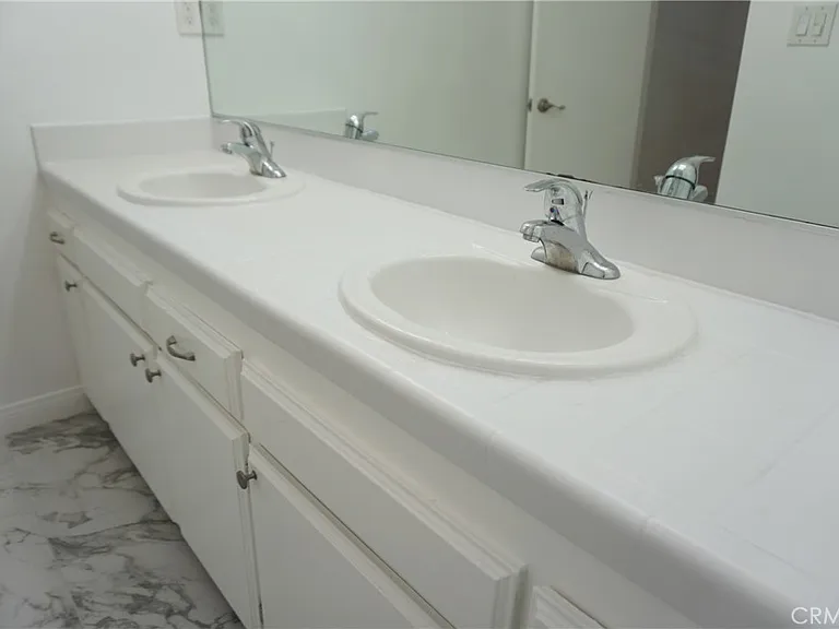 4610 Densmore Ave #20 — Photo 26