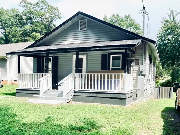 1021 Old Charlotte Rd #1, Statesville, NC 28677