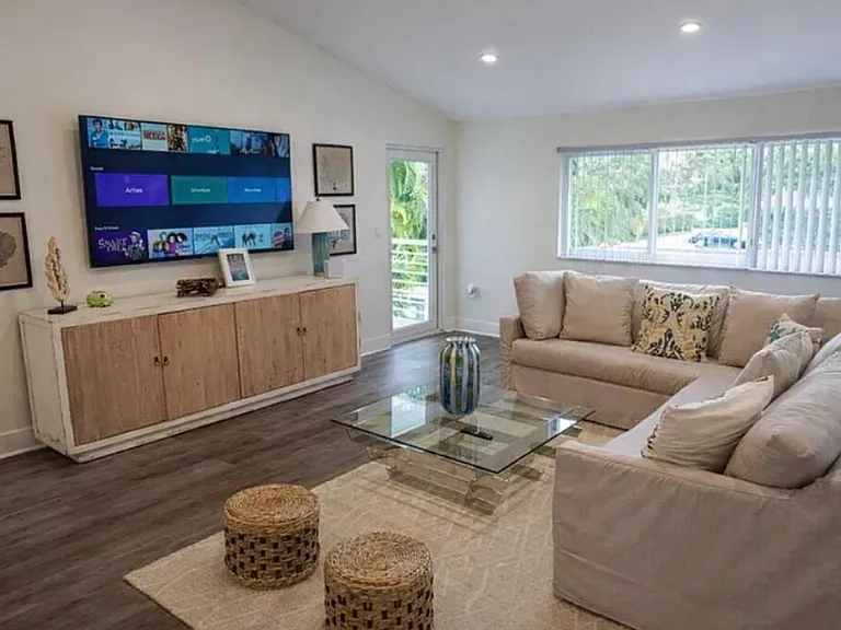 902 E Palm Ave #4 — Photo 3