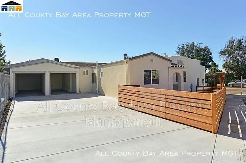 2 bed, $2,395 — Photo 2