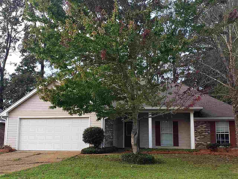 1st image of 436 Oak Lawn Dr